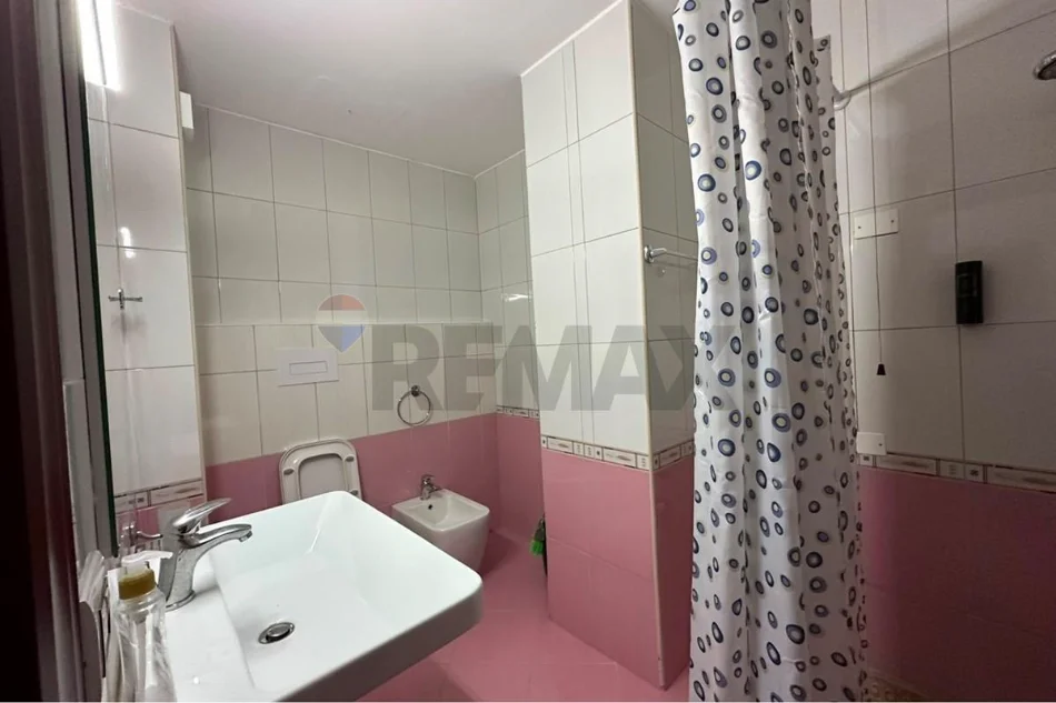 Tirane, shitet apartament , 84 m² 121.380 € 