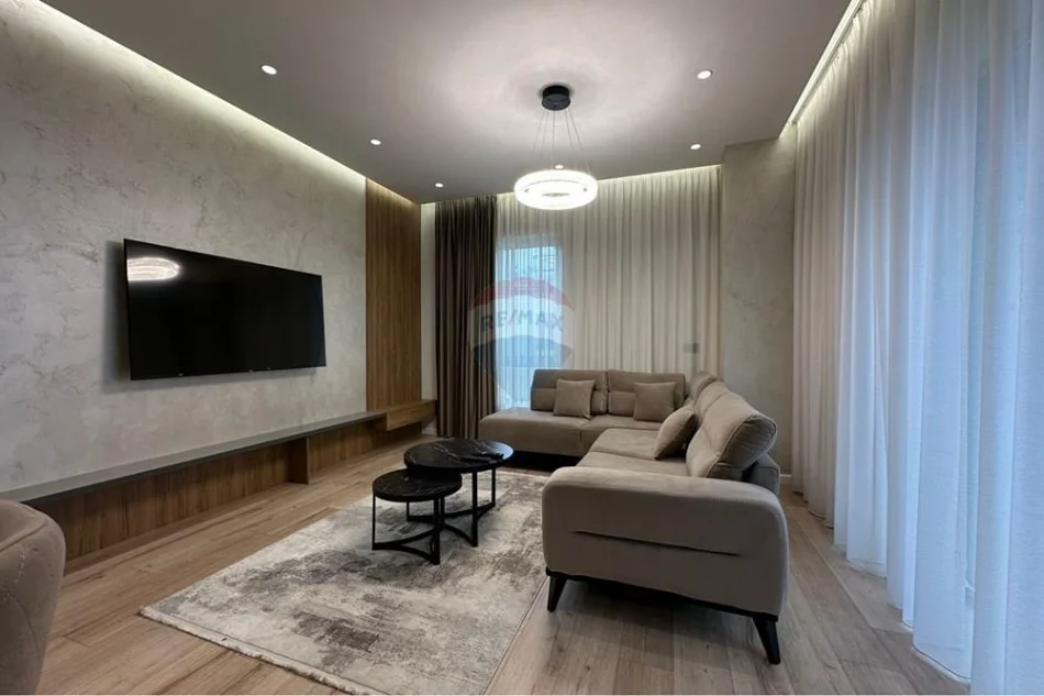 Tirane, jepet me qera apartament , 147 m² 2.100 € 