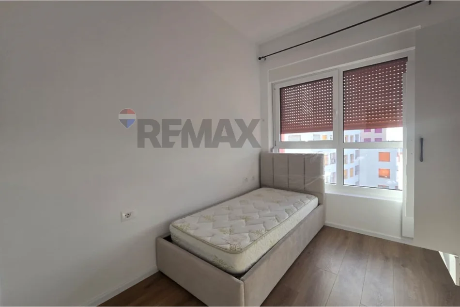 Tirane, jepet me qera apartament 2+1 , (Kompleksi Mangalem)