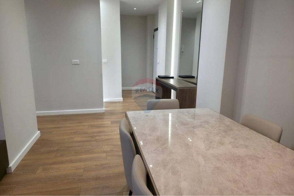 Shqiperi, jepet me qera apartament duplex Dublex , 131 m² 1.500 € (Kodra e Diellit)