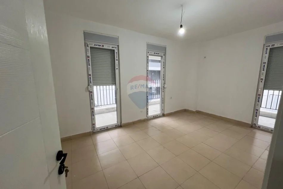 Tirane, shitet apartament , 142 m² 181.233 € 