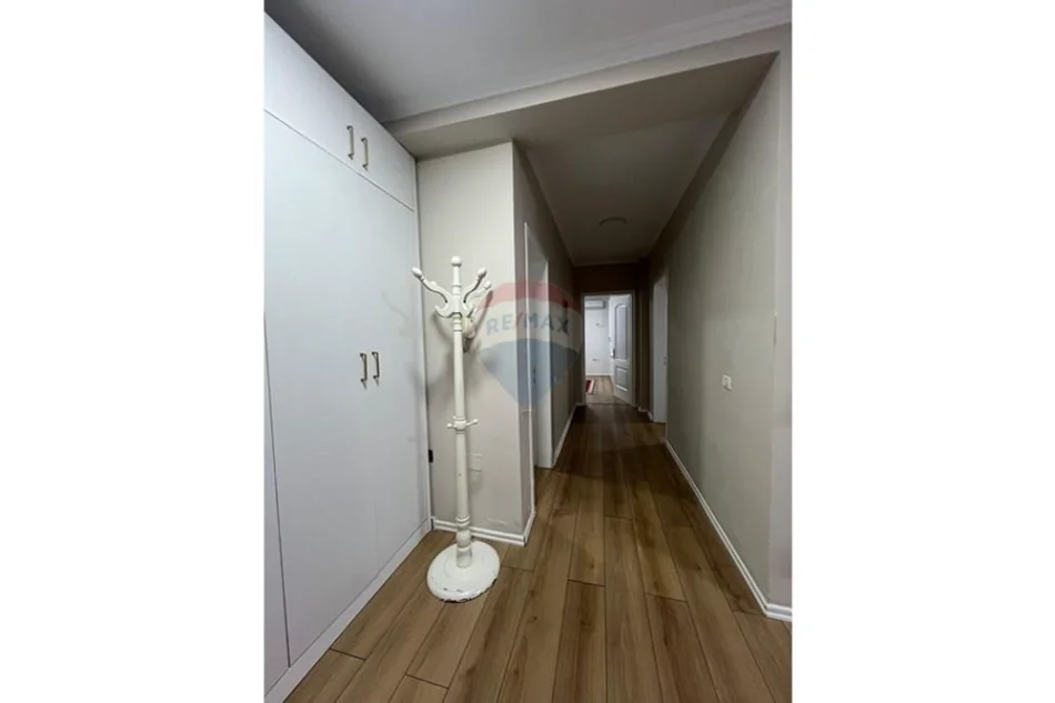 Tirane, jepet me qera apartament 2+1 Kati 2, 108 €
