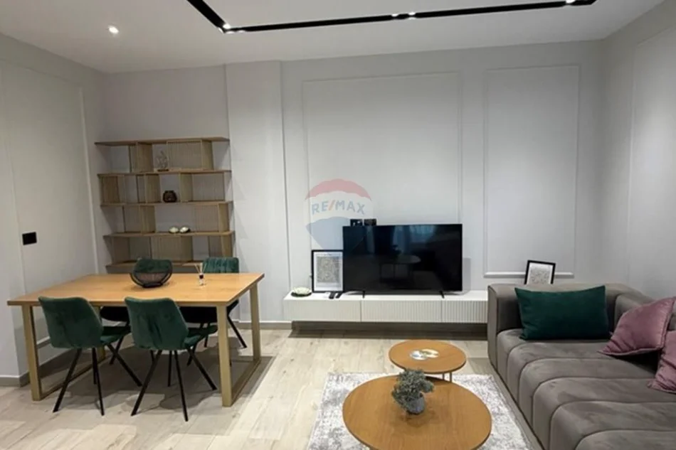 Tirane, jepet me qera apartament 1+1 Kati 1, 75 m² 850 € (Rezidenca Sofia Halisof)