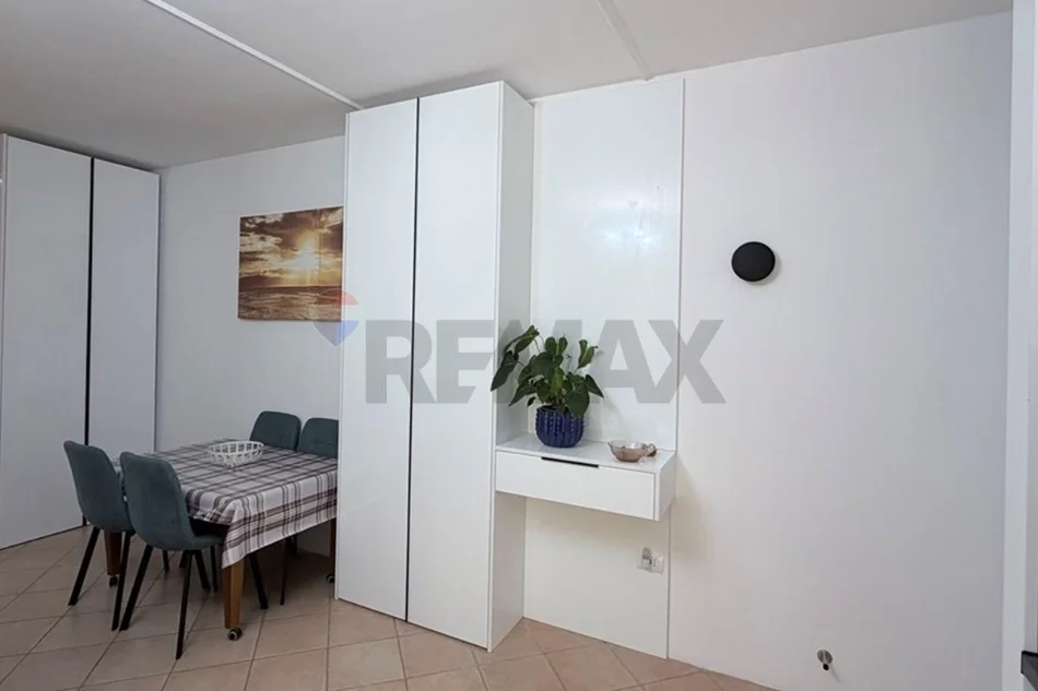 Tirane, jepet me qera apartament 2+1 Kati 2, 100 m² 60.000 € (Ish Fusha e Aviacionit,)