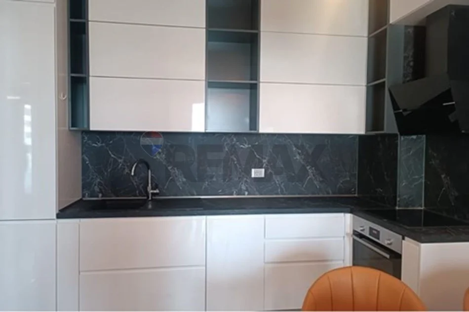 Tirane, jepet me qera apartament , 75 m² 700 € 