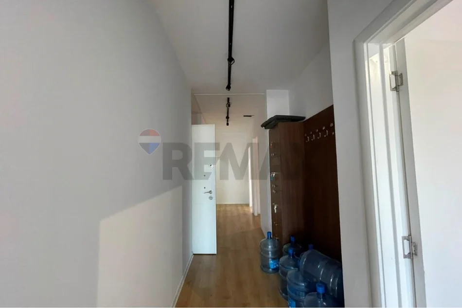 Tirane, jepet me qera , 140 m²