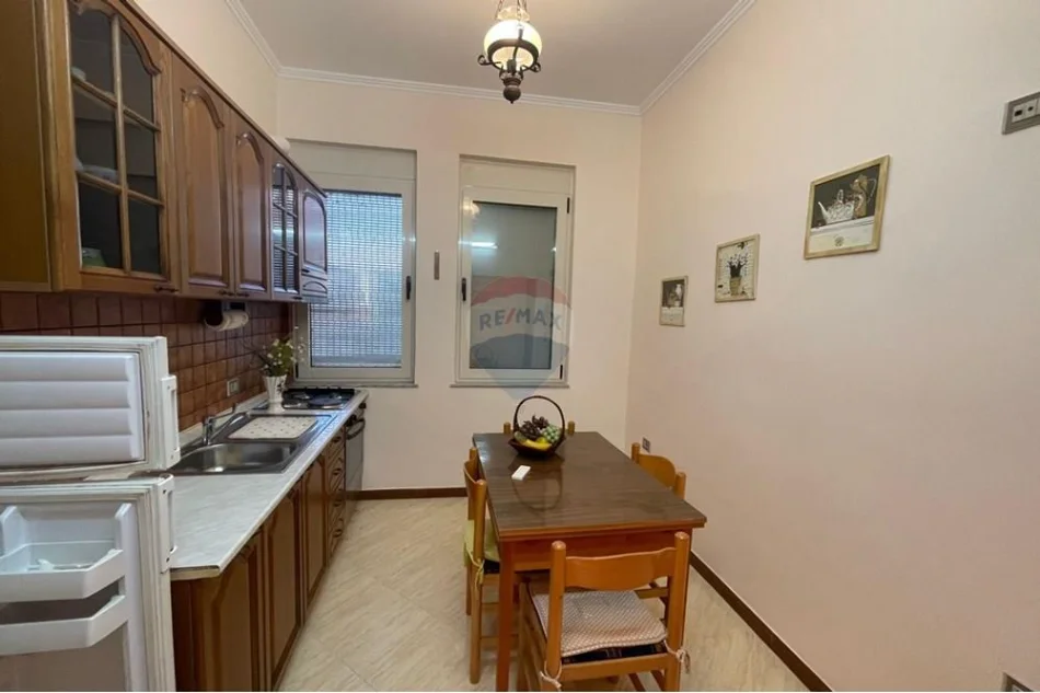Tirane, jepet me qera apartament , 60 m² 620 € 