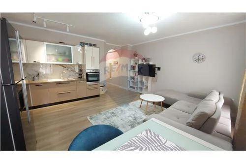 Tirane, jepet me qera apartament 1+1 Kati 2, 71 m² 530 € (Liqeni i Thatë, Shqipëri)