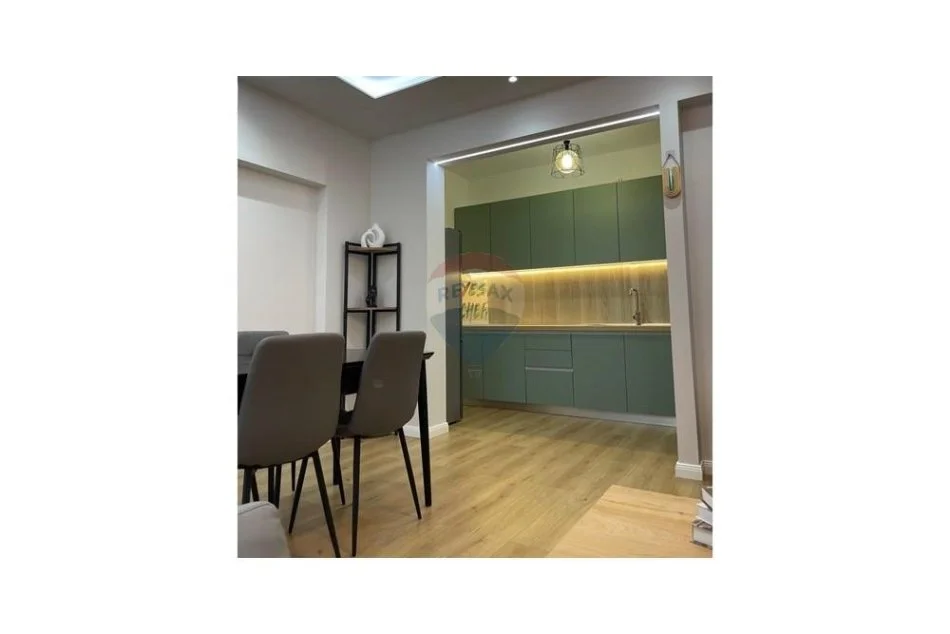 Tirane, shitet apartament 2+1+Ballkon Kati 11, 110 m² 258.000 € 