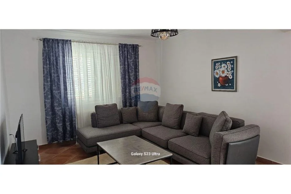 Tirane, jepet me qera apartament+verande | Penthouse 3+1+Ballkon , 250 m² 800 € 