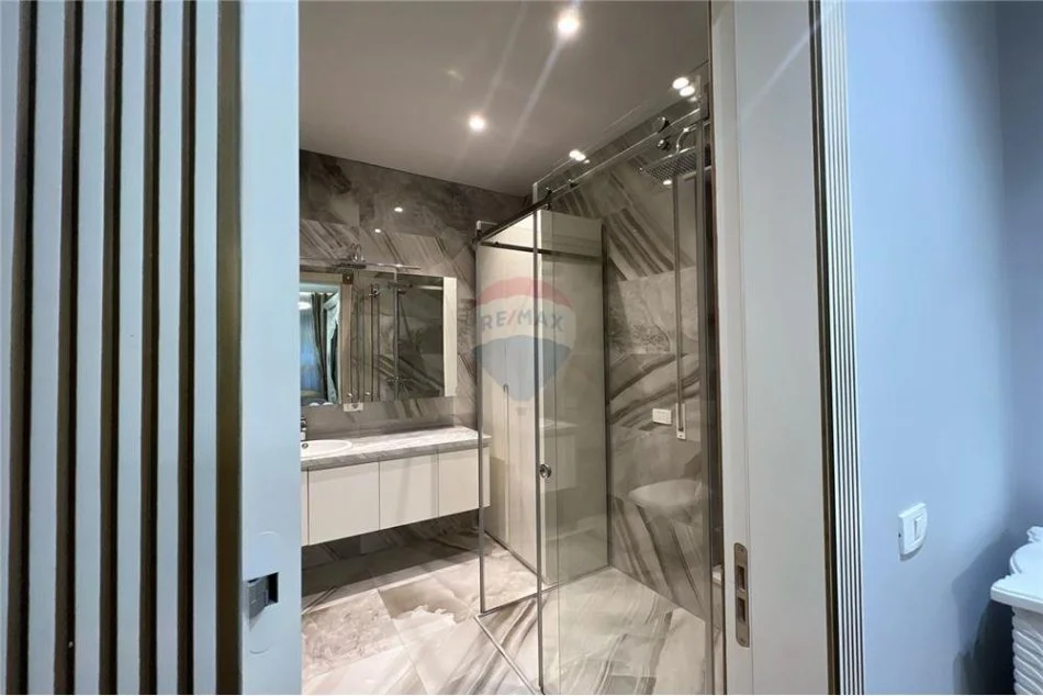 Tirane, jepet me qera apartament 3+1+Ballkon , 135 m² 1.400 € (kompleksi delijorgji)