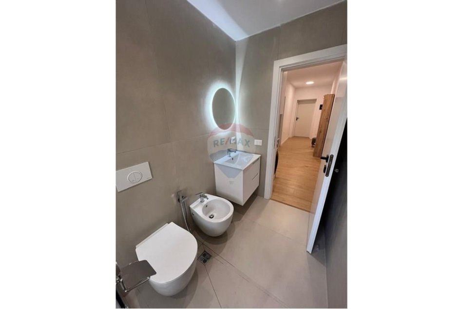 Tirane, jepet me qera apartament 2+1 Kati 2, 90 m² 950 € (Rruga Maliq Muco)