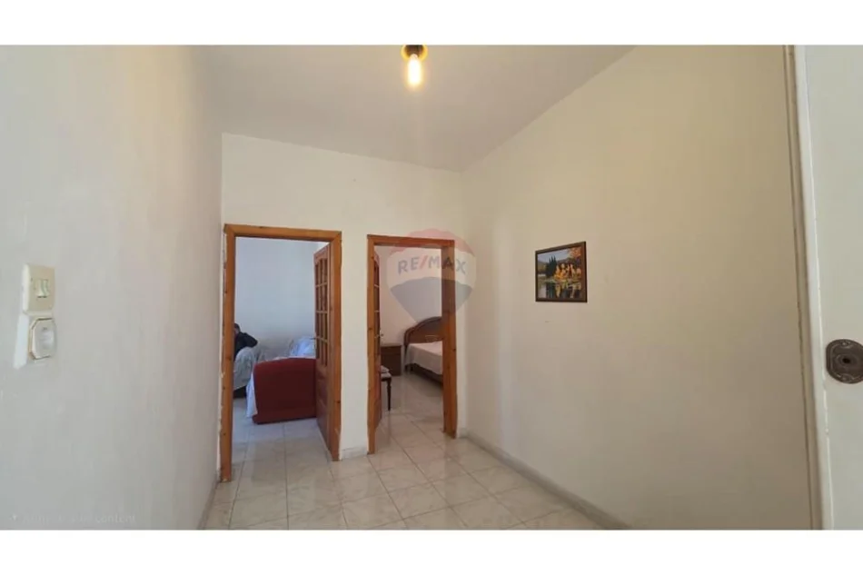 Vlore, shitet apartament 1+1 Kati 2, 64 m² 57.000 € (Topana, Vlore)