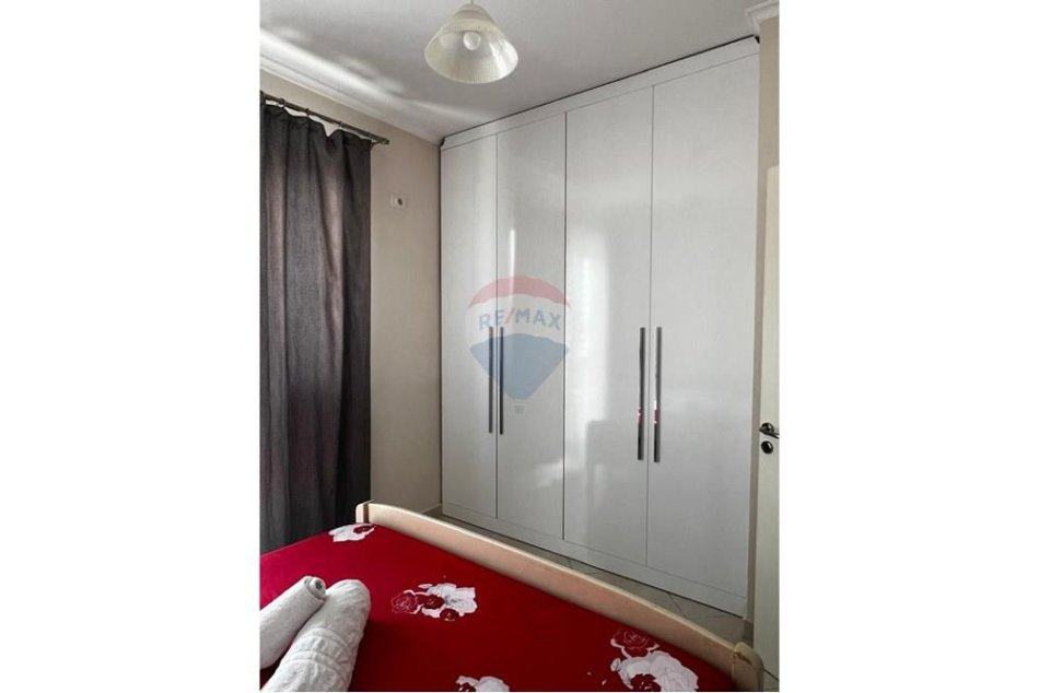 Tirane, jepet me qera apartament 1+1 Kati 8, 60 m² 400 € (Rruga Stavri Themeli)
