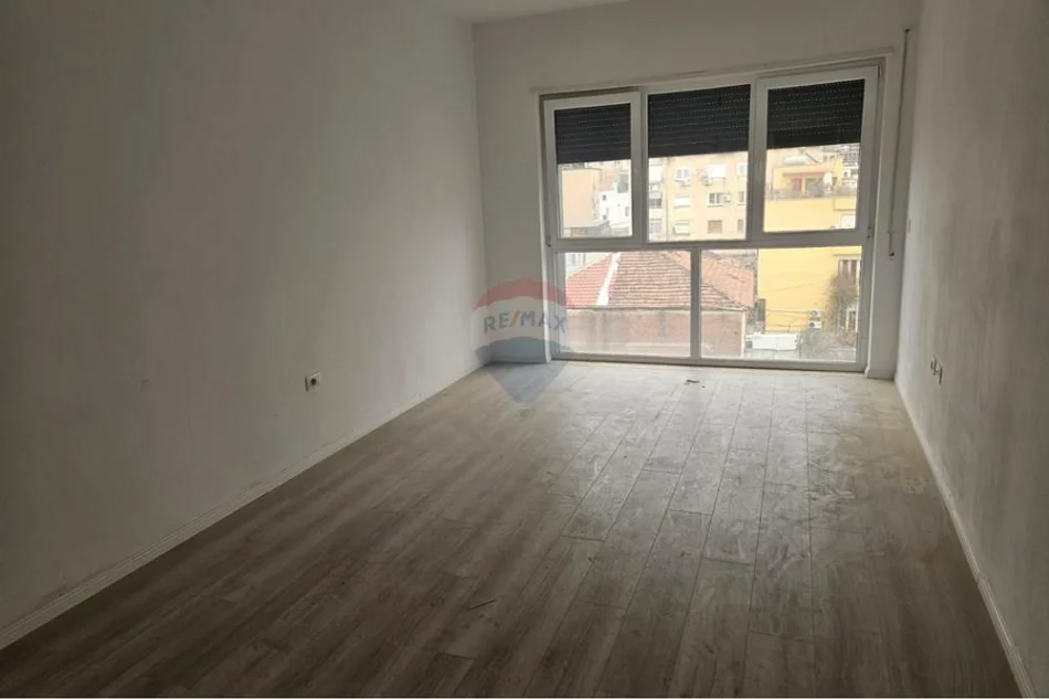 Tirane, jepet me qera , 520 € 