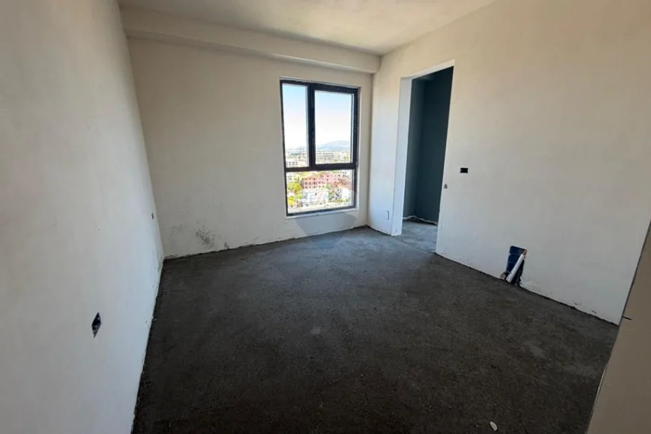 Tirane, shitet apartament 3+1+Ballkon Kati 8, 107 m² 91.000 € (Kamez)