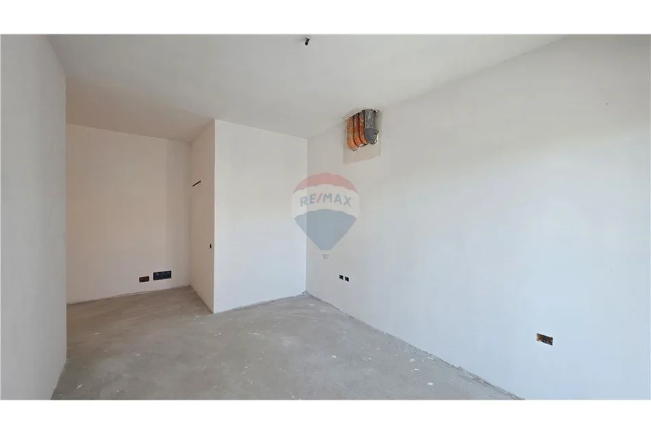 Vlore, shitet apartament duplex Dublex Kati 6, 237 m² 320.000 € (Rruga Jeronim Derada,Vlore)
