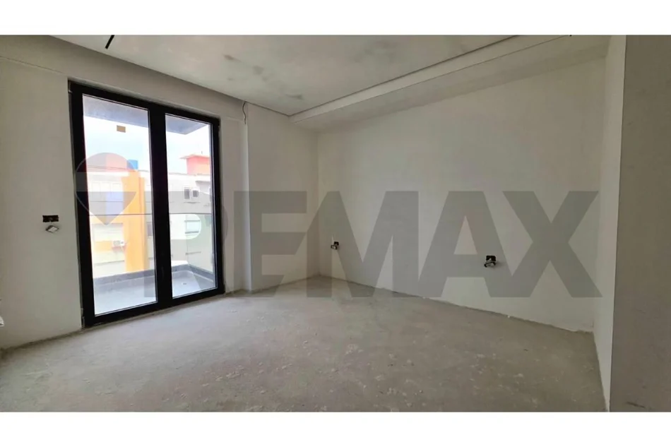 Vlore, shitet apartament 2+1 Kati 9, 112 m² 249.000 € (Rruga Murat Terbaci, pran Shkolles se Marines, Vlore)