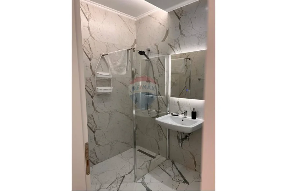 Tirane, jepet me qera apartament , 80 m² 1.300 € 