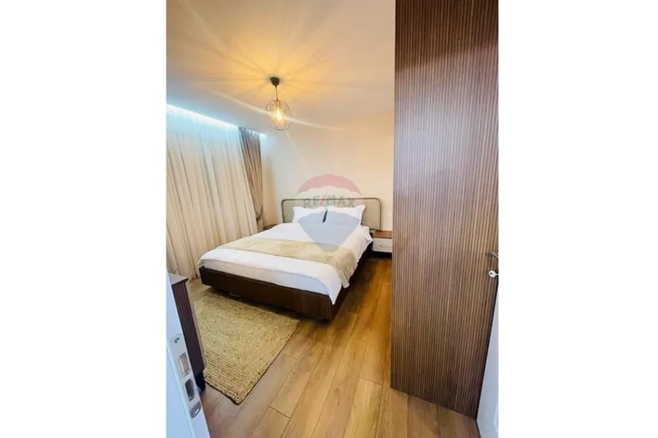 Tirane, jepet me qera apartament 1+1 , (Rr. Elbasanit)