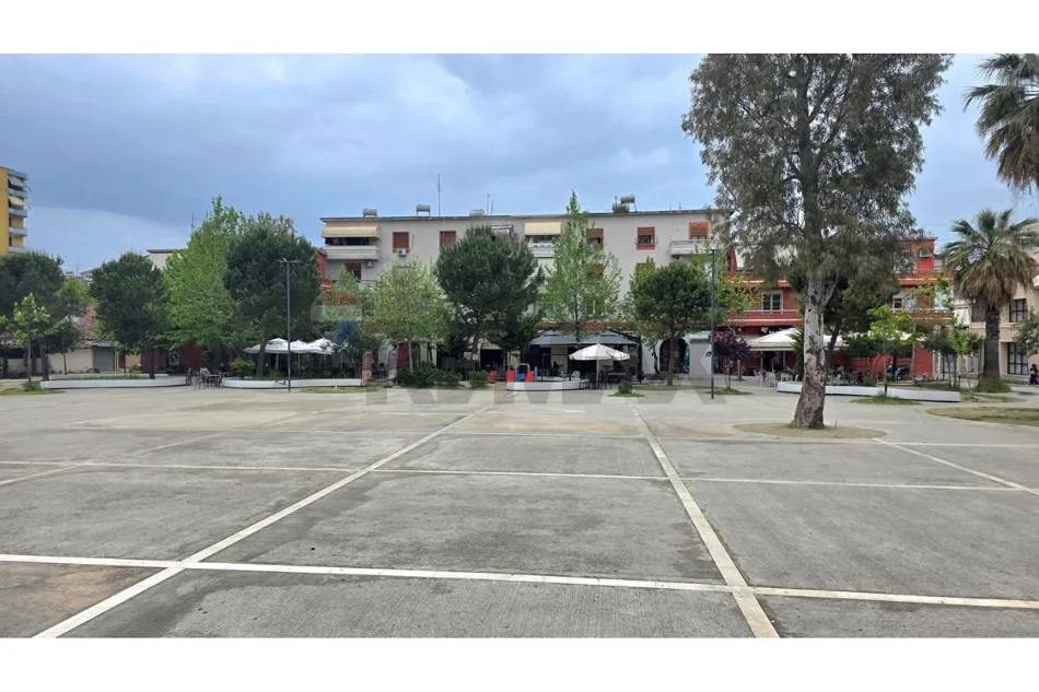 Vlore, shitet ambjent biznesi Kati 0, 21 m² (Blv. Ismail Qemali - Rruga Avni Rustemi, Vlorë)