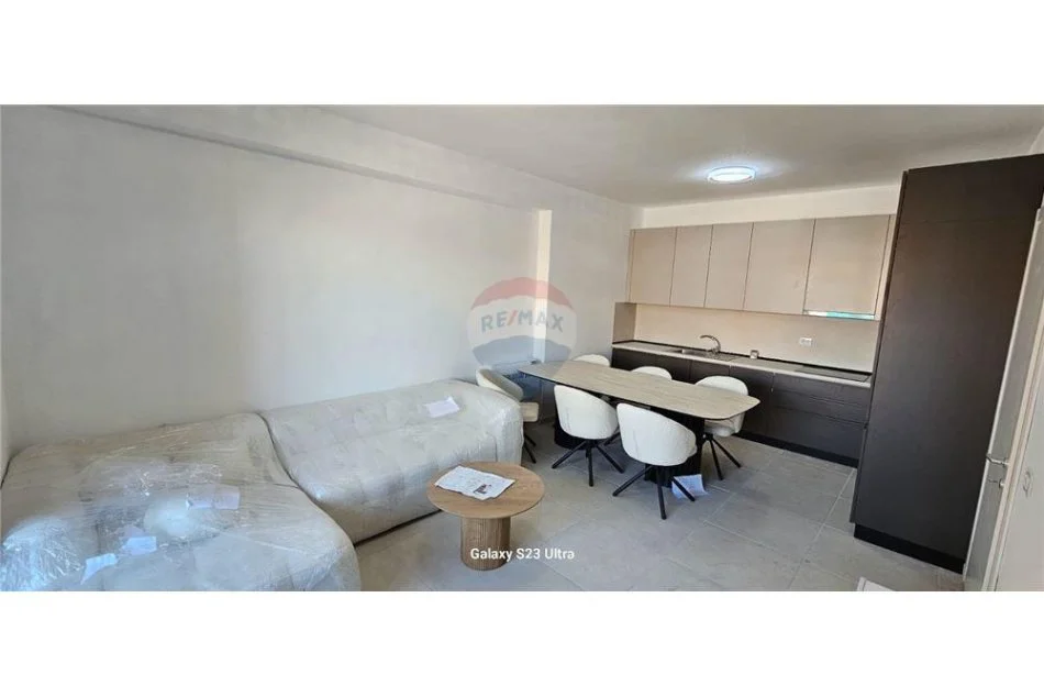 Tirane, jepet me qera apartament 2+1+Ballkon , 104 m² 650 € (Kompleksi Oasis - Ish Fusha e Aviacionit, Ish Fusha e Aviacionit, Tiranë)