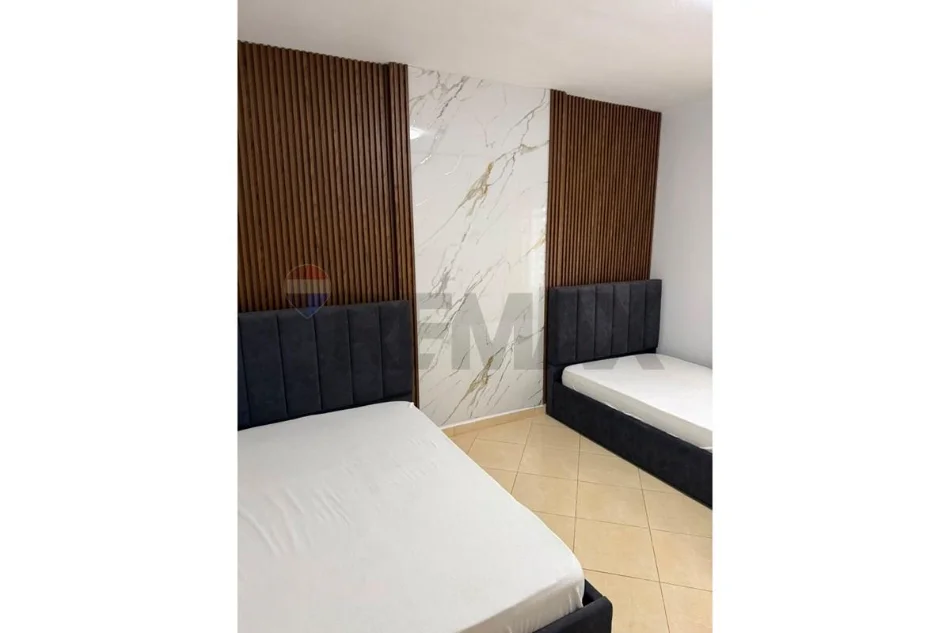 Tirane, jepet me qera apartament 2+1+Ballkon , 650 m² (Don Bosko)