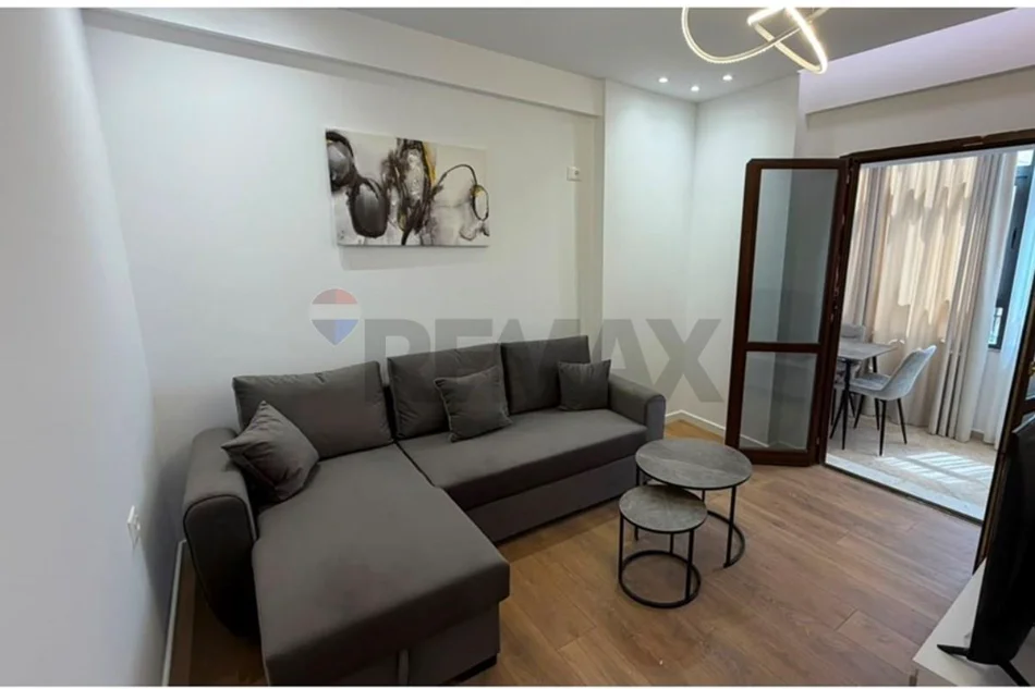 Tirane, jepet me qera apartament , 53 m² 650 € 
