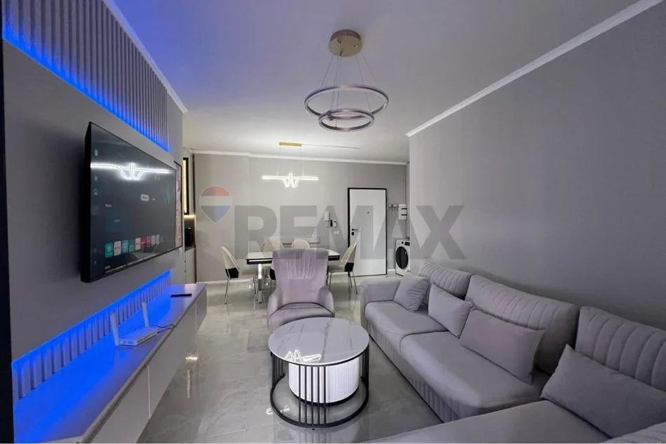 Vlore, shitet apartament 2+1 Kati 8, 93 m² 165.000 € (RRuga Left Sallata, Vlore)