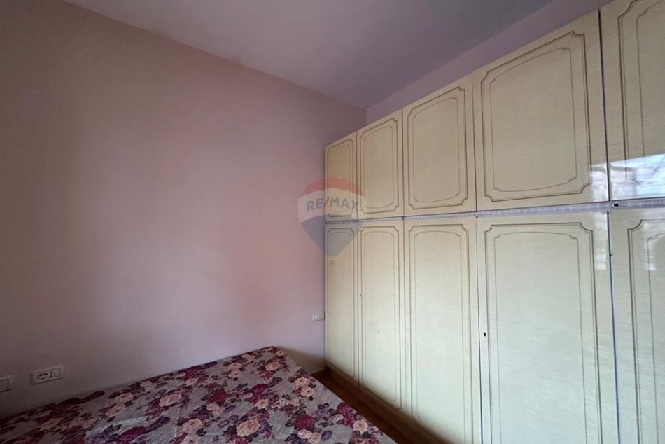 Tirane, jepet me qera Vile 1+1 Kati 2, 60 m² 400 €