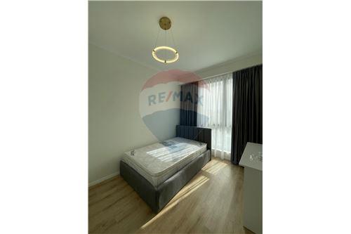 Tirane, jepet me qera apartament 2+1, Kati 5, 102 m2 800 € (Bulevardi Ri - Stacioni i Trenit, Shqipëri)