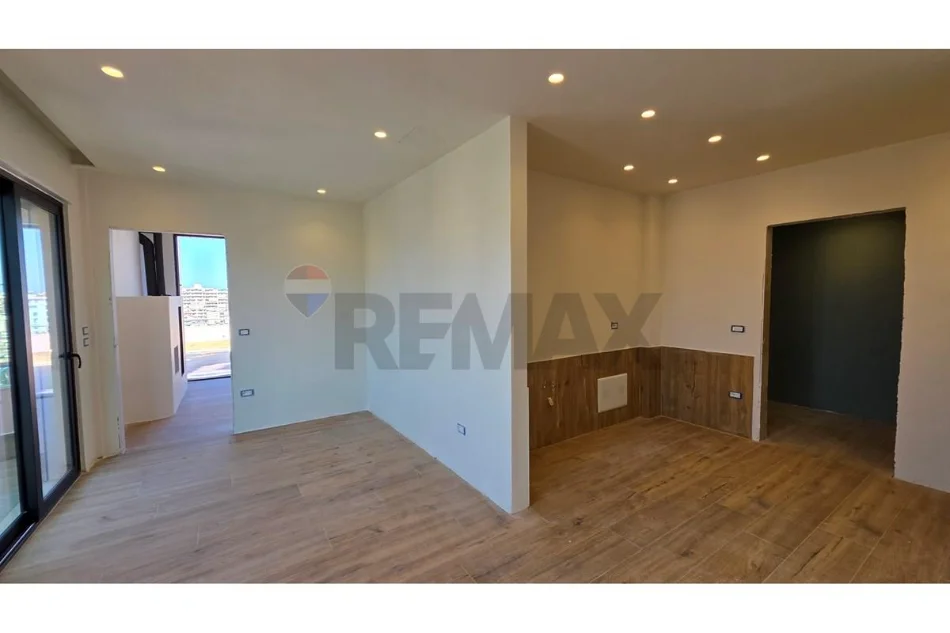 Vlore, shitet apartament+verande | Penthouse 3+1+Ballkon Kati 10, 260 m² 380.000 € (Bishti i Kalldremit, Vlore)