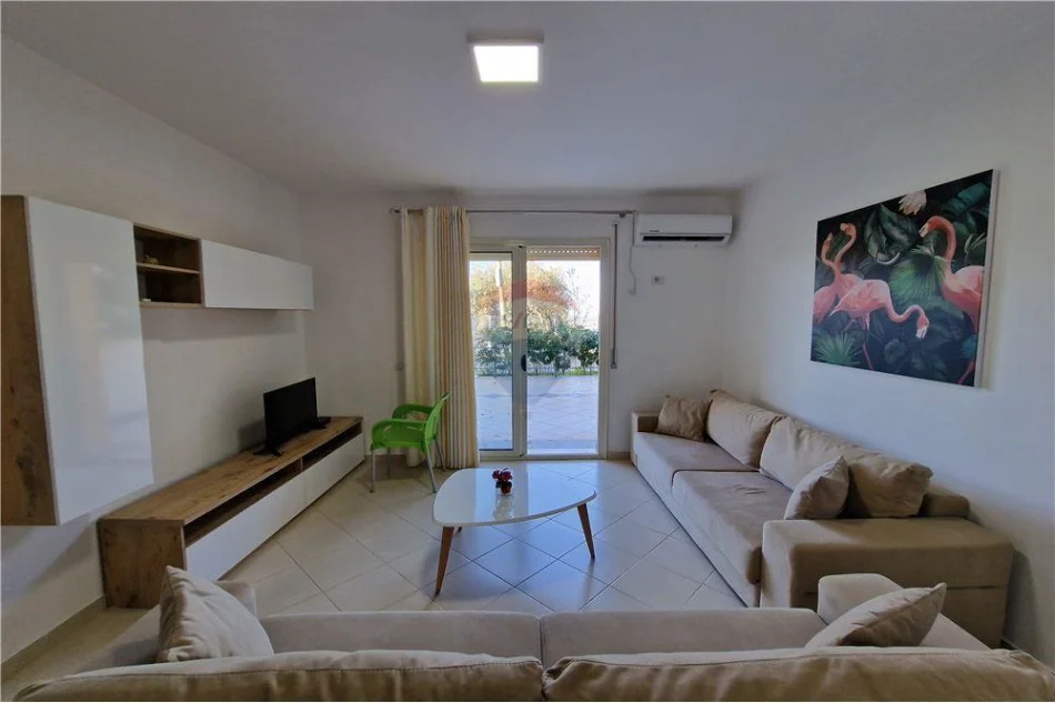Vlore - Lungomare, shitet apartament 2+1+Ballkon Kati 0, 150 m² 199.000 € (Rruga Azem Sulo, Lungomare, Vlore)