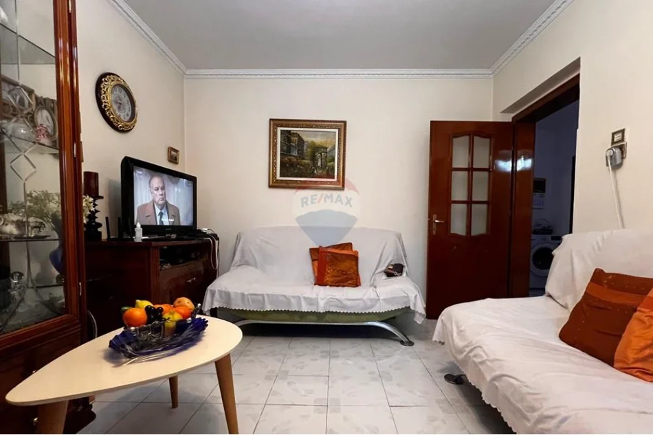 Medrese, Apartament 2+1 per qira - 40000 Lek