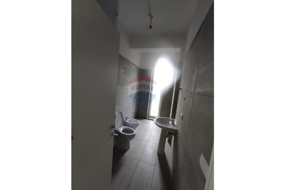 Tirane, jepet me qera apartament 2+1 Kati 5, 90 m² 430 € (5 maji)