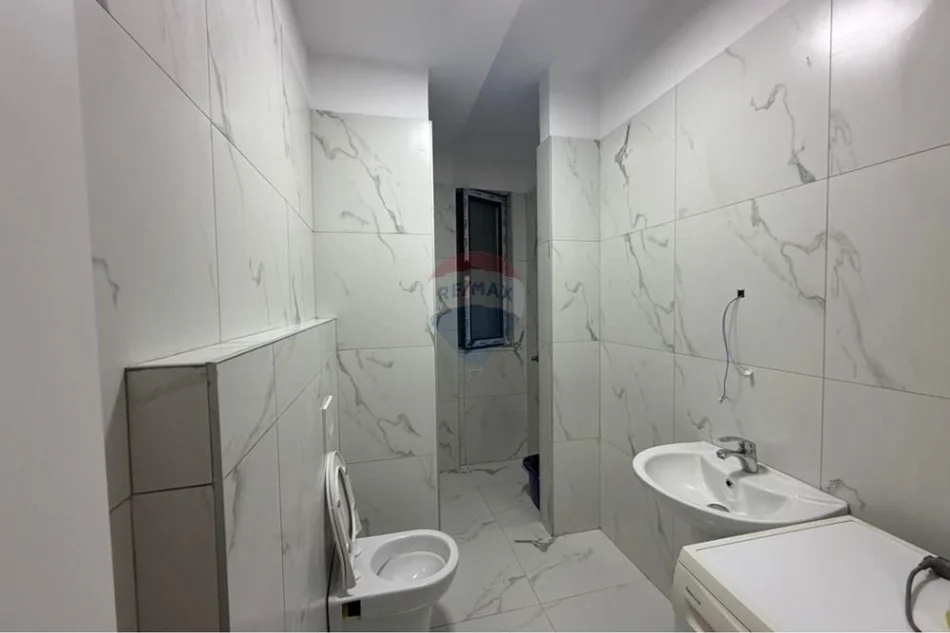 Tirane, jepet me qera apartament 1+1 Kati 5, 75 m² 550 € (Astir)