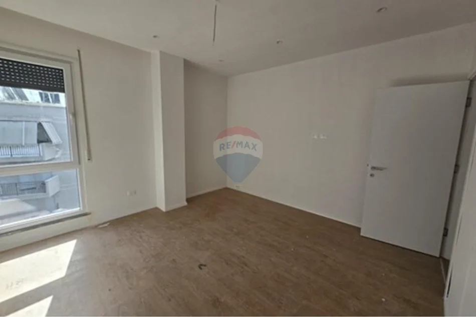 Tirane, shitet apartament , 75 m² 140.000 € 