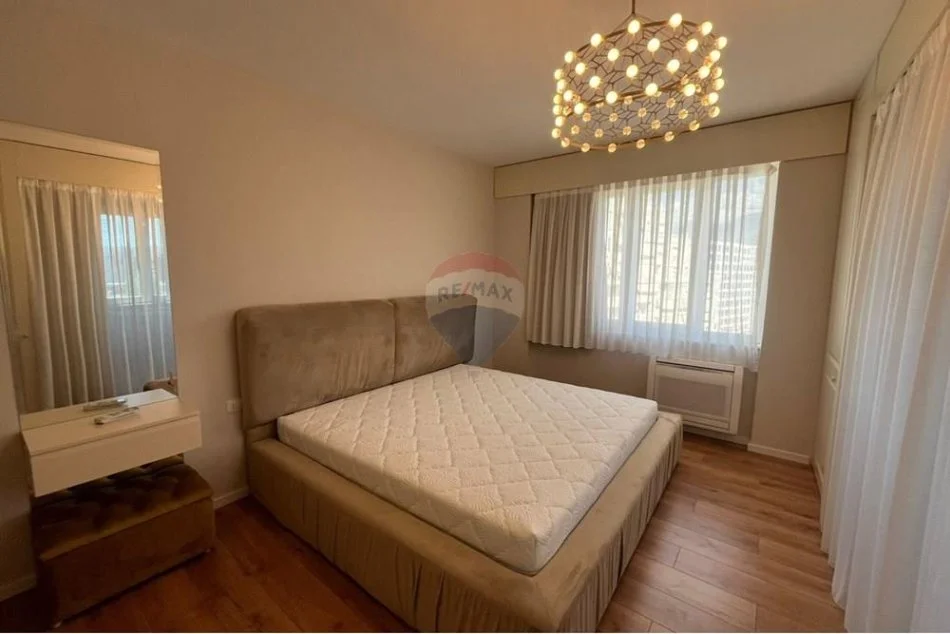Tirane, jepet me qera apartament 2+1+Ballkon , 115 m² 1.000 € (Kompleksi Star 21)