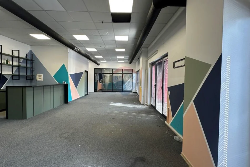 jepet me qera ambjent biznesi Kati 1, 200 m² 2.100 € (arlis)