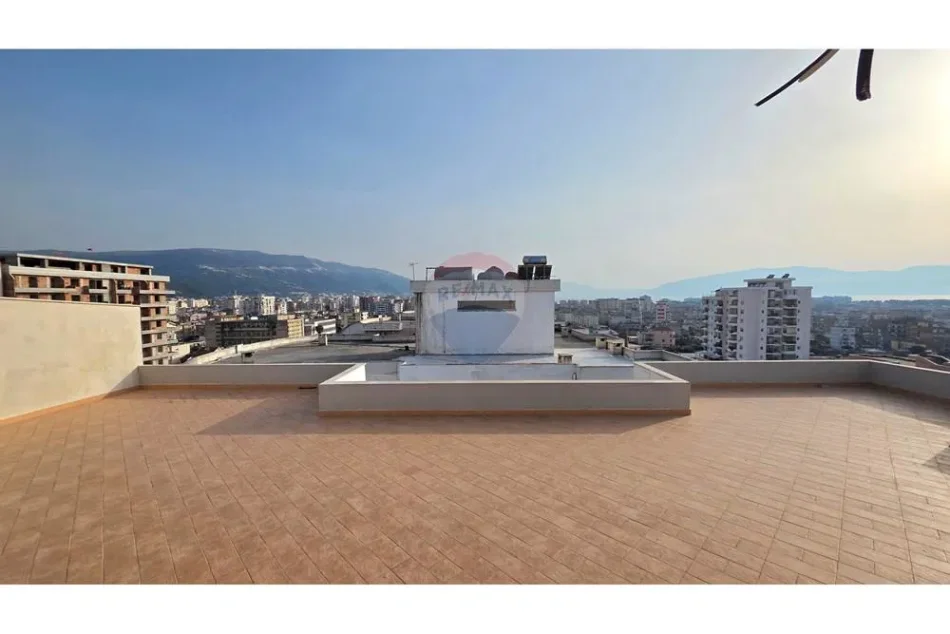 Vlore, shitet apartament+verande | Penthouse 2+1 Kati 10, 210 m² 160.000 € 
