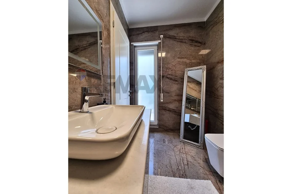 Tirane, jepet me qera Vile 4 Katshe , 3.000 € (Farke)