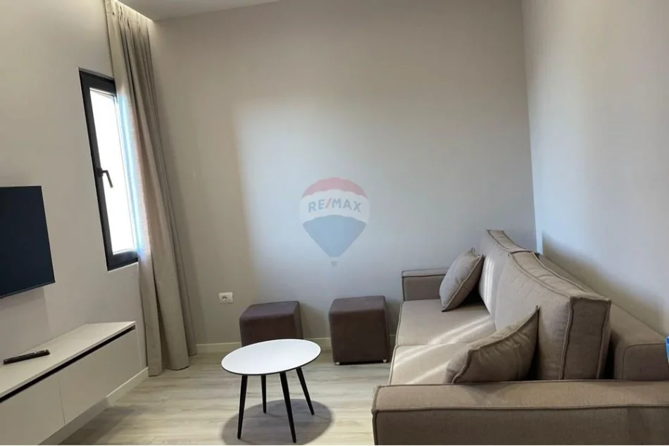Tirane, jepet me qera apartament , 50 m² 600 € 