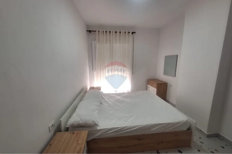 Tirane, jepet me qera apartament 1+1 Kati 1, 67 m² 450 € 