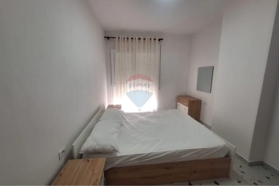 Tirane, jepet me qera apartament 1+1 Kati 1, 67 m² 450 € (5 maji ID: 530411012-189)