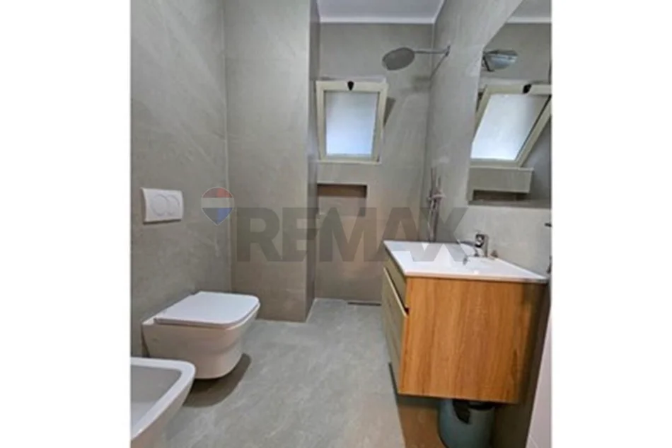 Tirane, shitet apartament 1+1 Kati 3, 66 m² 163.000 € (mine peza)