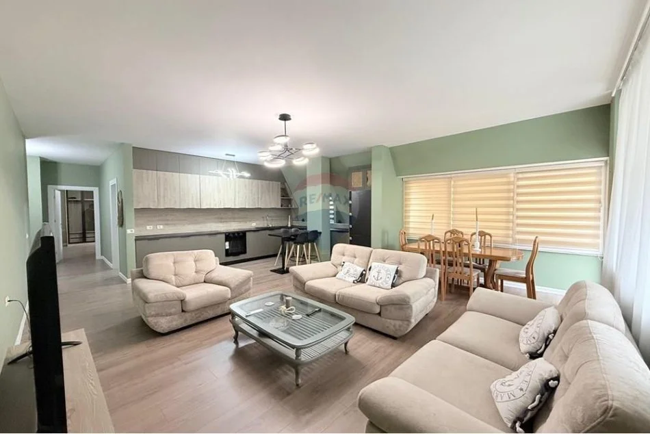 Tirane, shitet apartament 2+1+Ballkon , 140 m² 350.000 € 