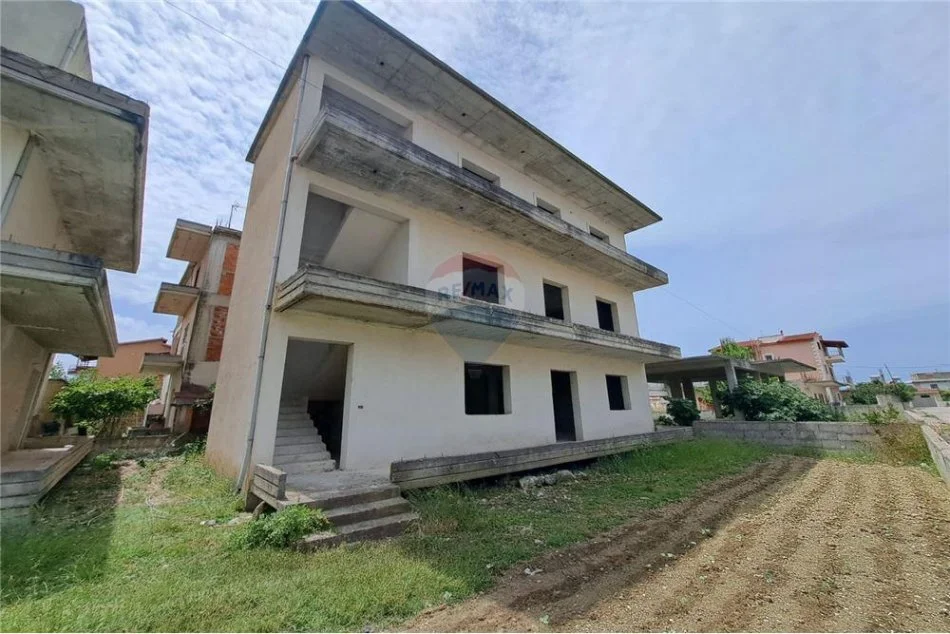 Vlore, shitet Vile 3 Katshe Kati 3, 278 m² 195.000 € (Rruga Dervish Hekali, Vlorë)