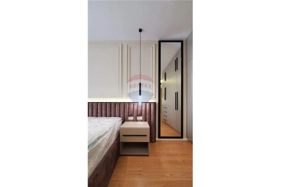 Tirane, jepet me qera apartament 2+1+Ballkon , 111 m² 800 € 