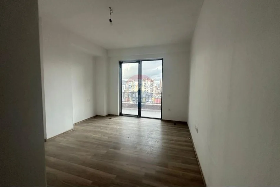 Tirane, jepet me qera apartament 2+1 , 105 m² 850 € (Rruga e Kavajes ID: 1003-222)