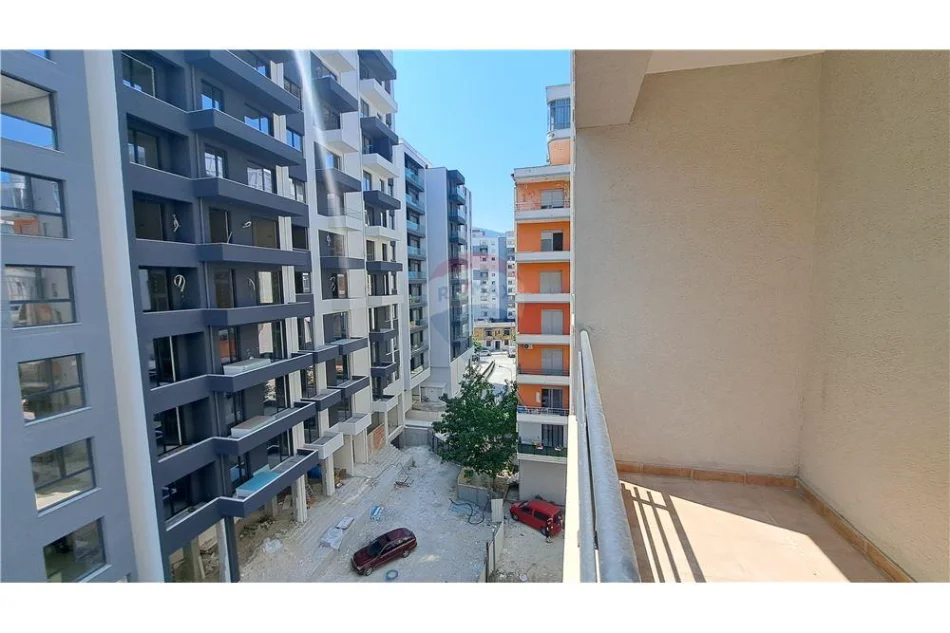Vlore - Lungomare, shitet apartament 2+1+Ballkon Kati 7, 106 m² 210.000 € (Lungomare, Vlorë)